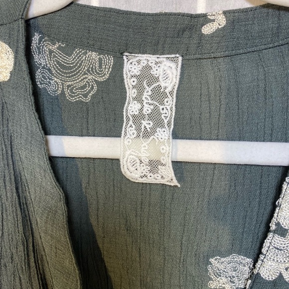 NWOT SADIE & SAGE Black Dress with White Floral Embroidery - Picture 5 of 5